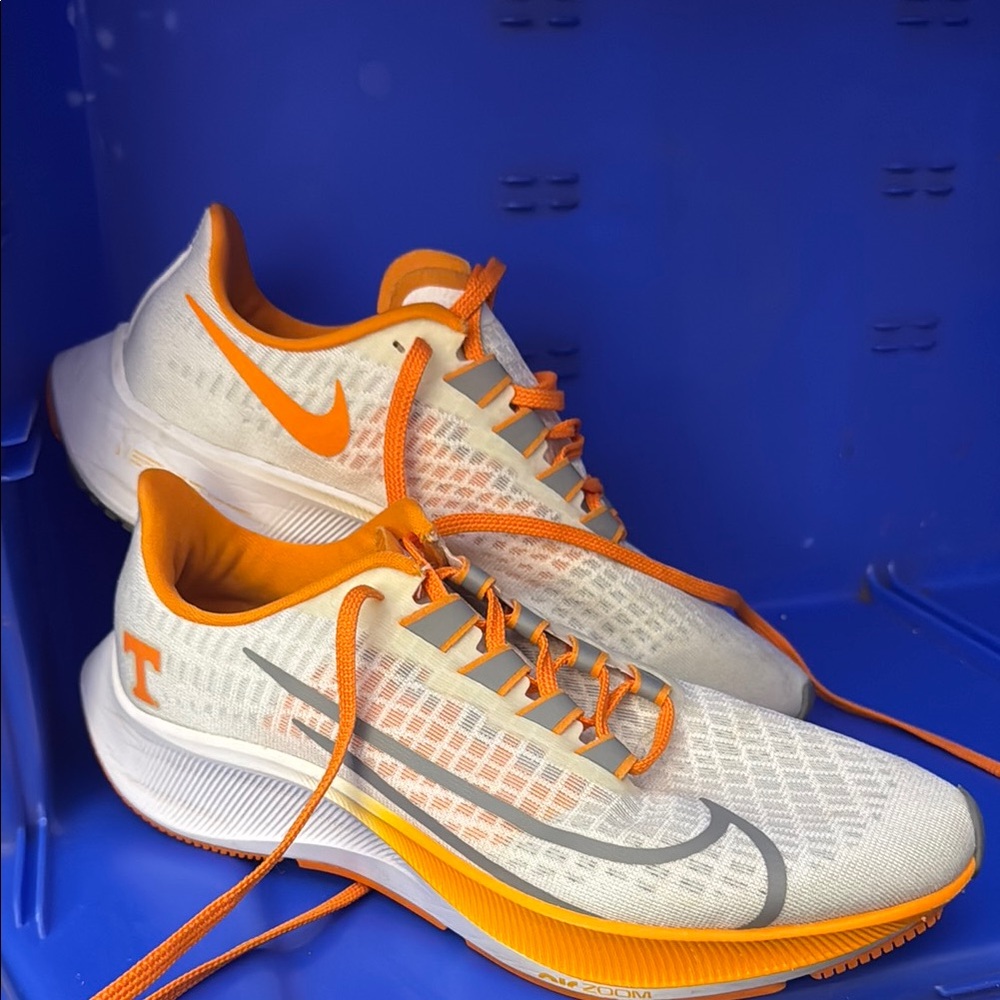 Nike Unisex Tennessee Vols White and Orange Running Shoes